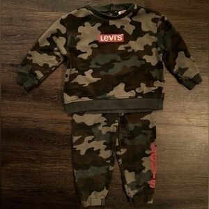 Levi’s camo sweatsuit, 24 months